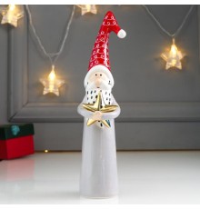 Сувенир керамика "Дедушка Мороз с звёздочкой в обнимку" серый с красным 23,6х5,9х7,2 см 4847513