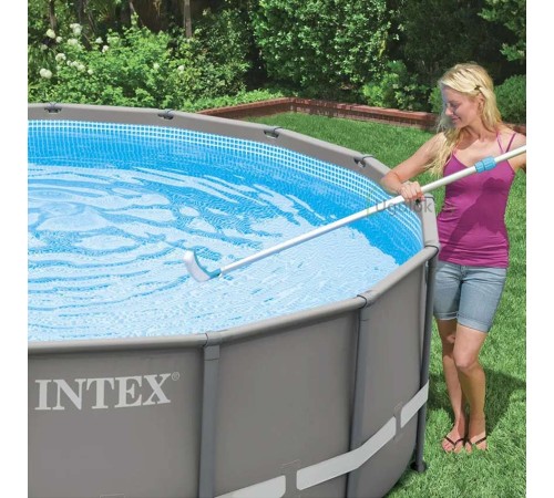 Щётка для чистки бассейна Intex под ручку 29.8 мм (29053) Щётка для чистки бассейна Intex под ручку 29.8 мм (29053)