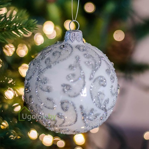 Новогодний шар 8 см Д-154 белый опал (ручная работа)