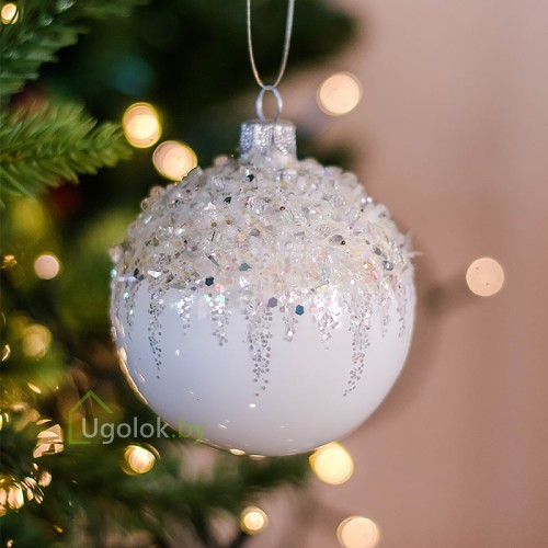 Новогодний шар 8 см Д-215 белый (ручная работа)